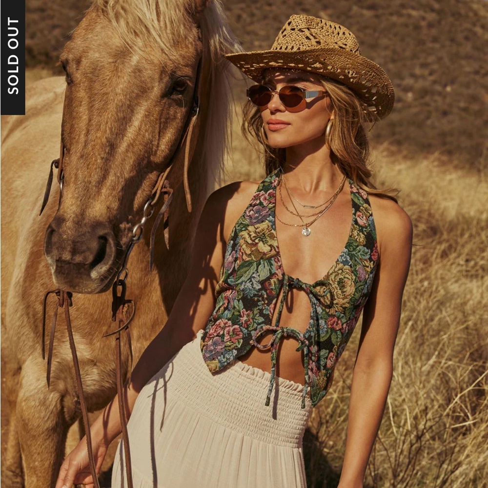 NWT Vici Lush Lotus Front Tie Crop Top